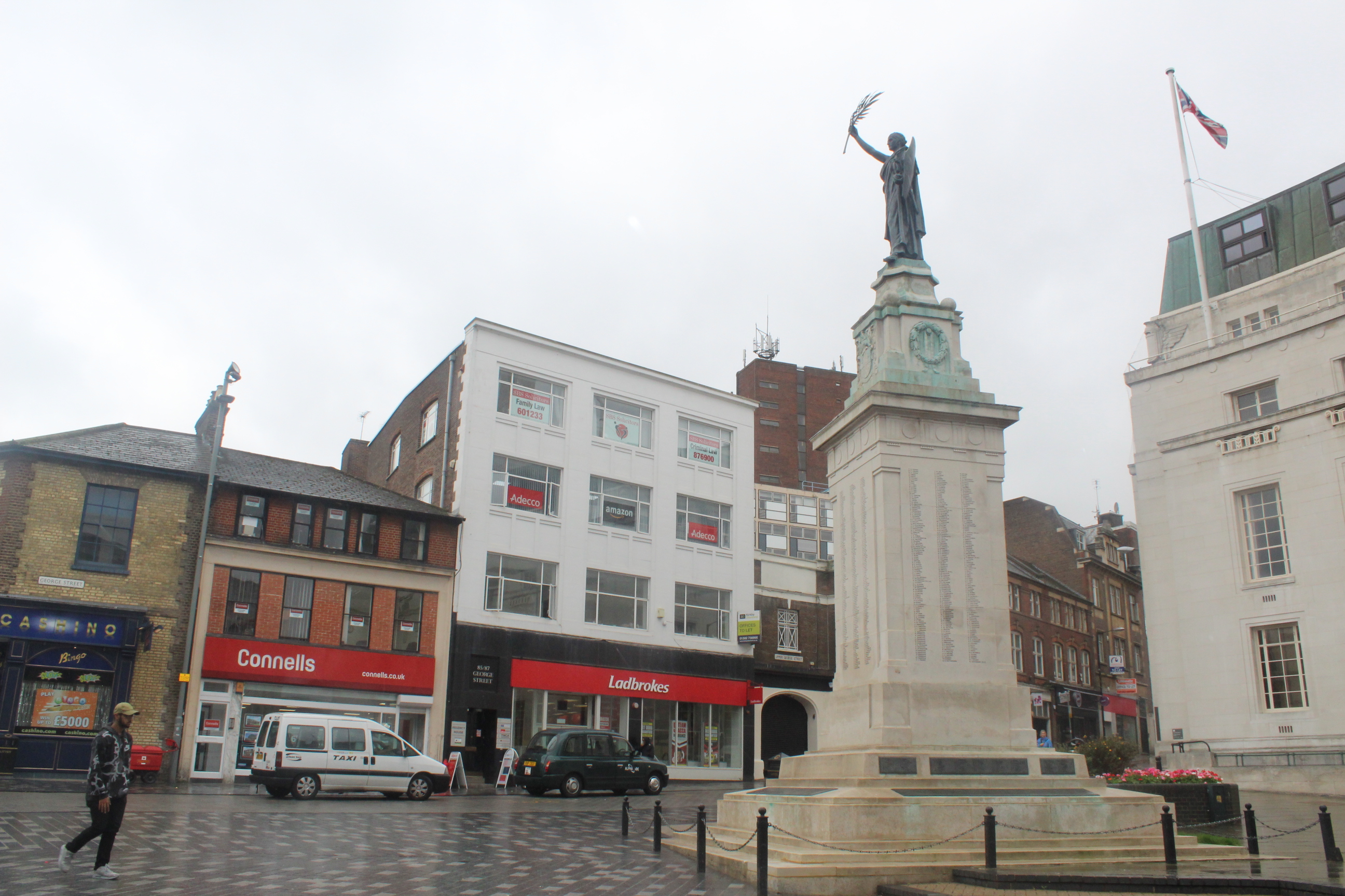Luton War Memorials Online